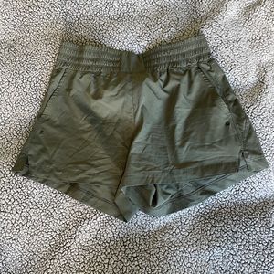 Green Old Navy Shorts Sz L